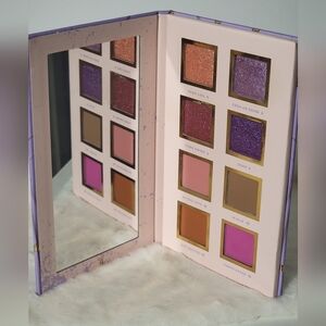 Alamar Spanglish Eyeshadow Palette